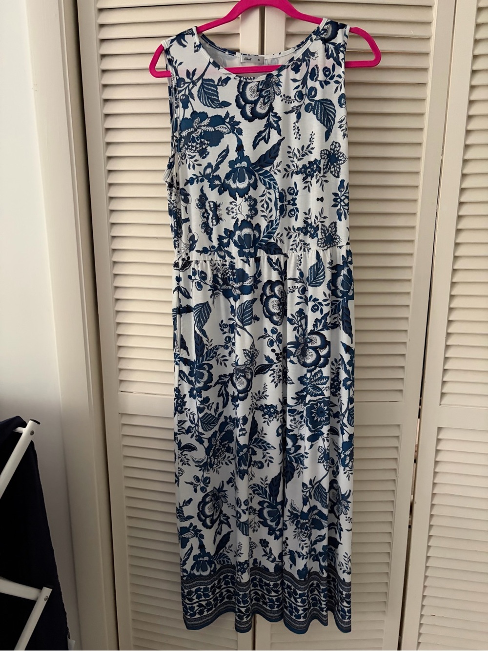 Sleeveless Blue Floral Maxi Dress - White & Navy